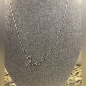 STELLA & DOT “LOVE” NECKLACE SILVER NIB/EUC